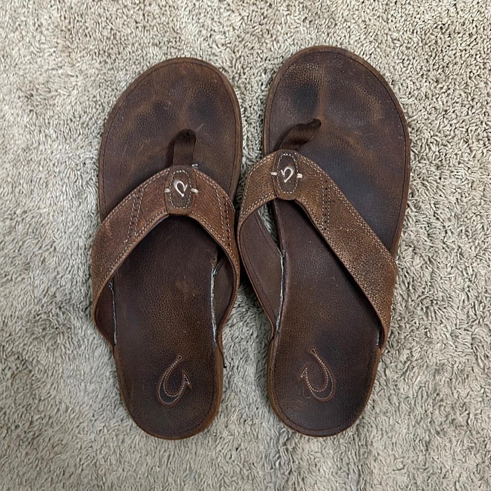Men’s OluKai Nui Flip Flops GUC size 15
